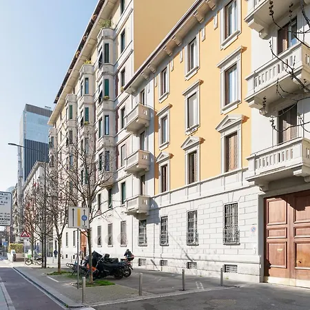 Guesthost - Bright Apartment Isola - Milano-3