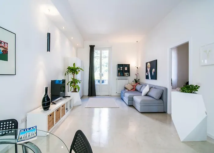 Lovely Cenisio Apartment